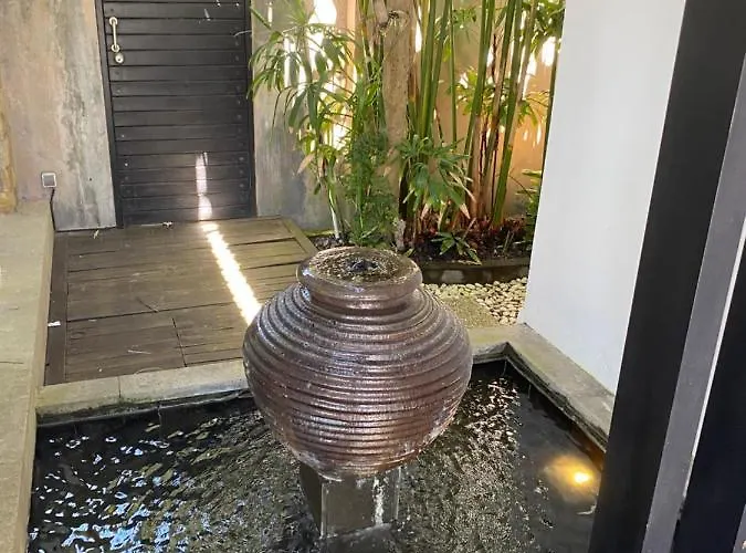 Lotus Luxury Seminyak (Bali)
